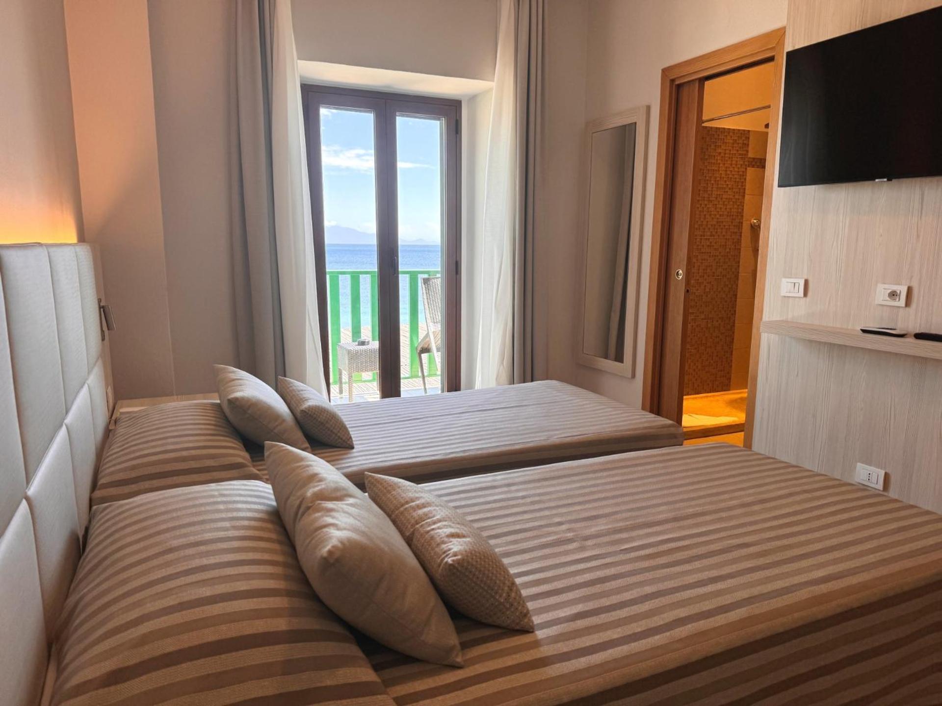 Hotel Dei Pini Fertilia Ngoại thất bức ảnh